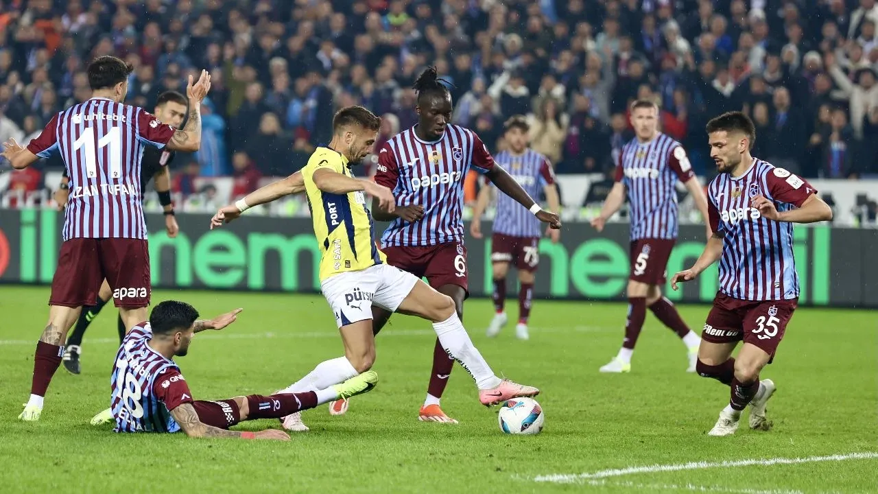 Fenerbahçe Trabzonspor maç kadrosu, ilk 11! FB TS derbisinde yıldız isim kadroda yok