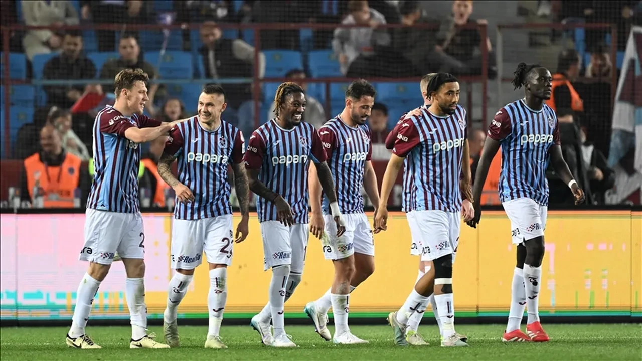 Fenerbahçe Trabzonspor nereden izlenir, hangi kanalda? Dev derbinin canlı yayın bilgileri belli oldu