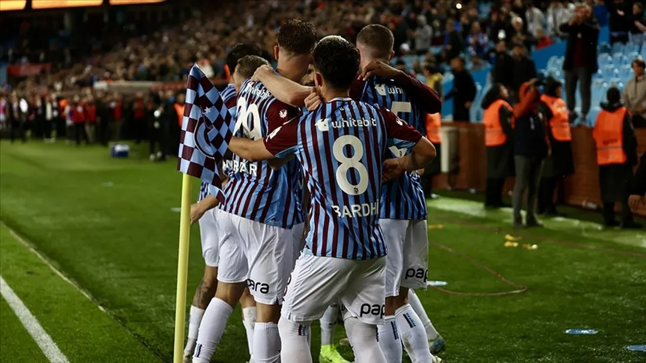 Fenerbahçe Trabzonspor maçında kimler eksik, cezalı, sakat? Fenerbahçe'de sarı kart sınırında 5 isim var!