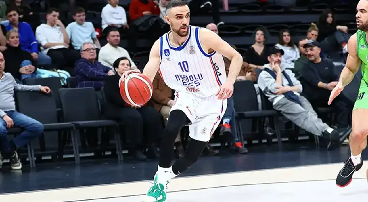 Anadolu Efes Tofaş maçı kaç kaç bitti? Anadolu Efes Tofaş’ı parkeye serdi