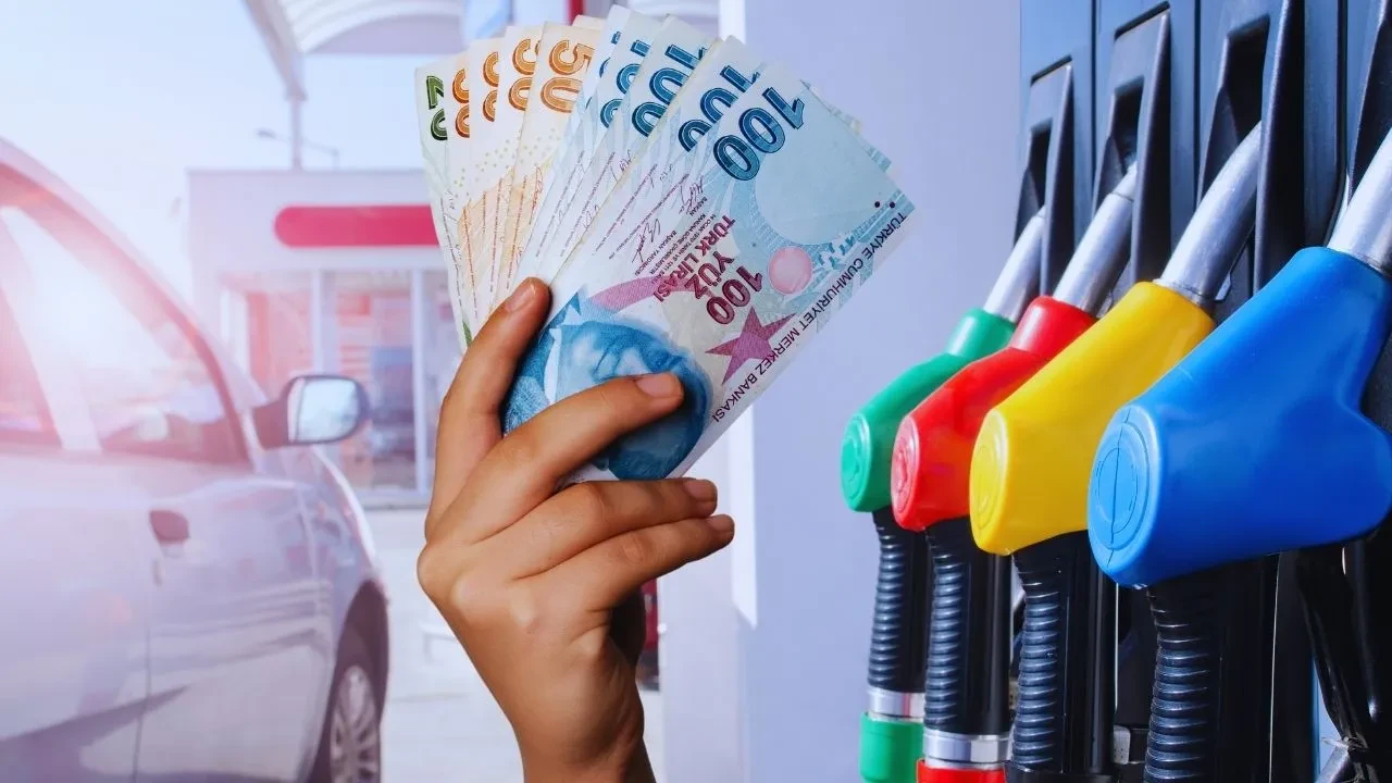 Akaryakıt fiyatlarına üçlü indirim geliyor! Araç sahipleri bayram edecek
