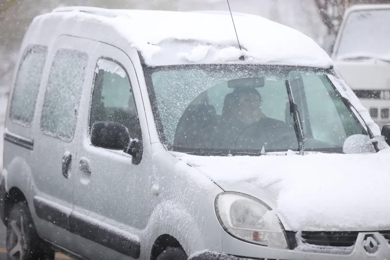 Bahar ayında kar sürprizi! Lapa lapa yağdı, kent beyaza büründü