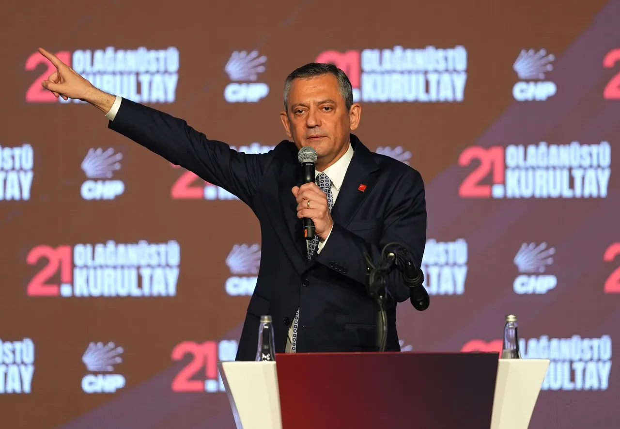 CHP PM ve YDK üyeleri belli oldu! Özgür Özel yeniden seçildi, anahtar listesi delegeden onay aldı