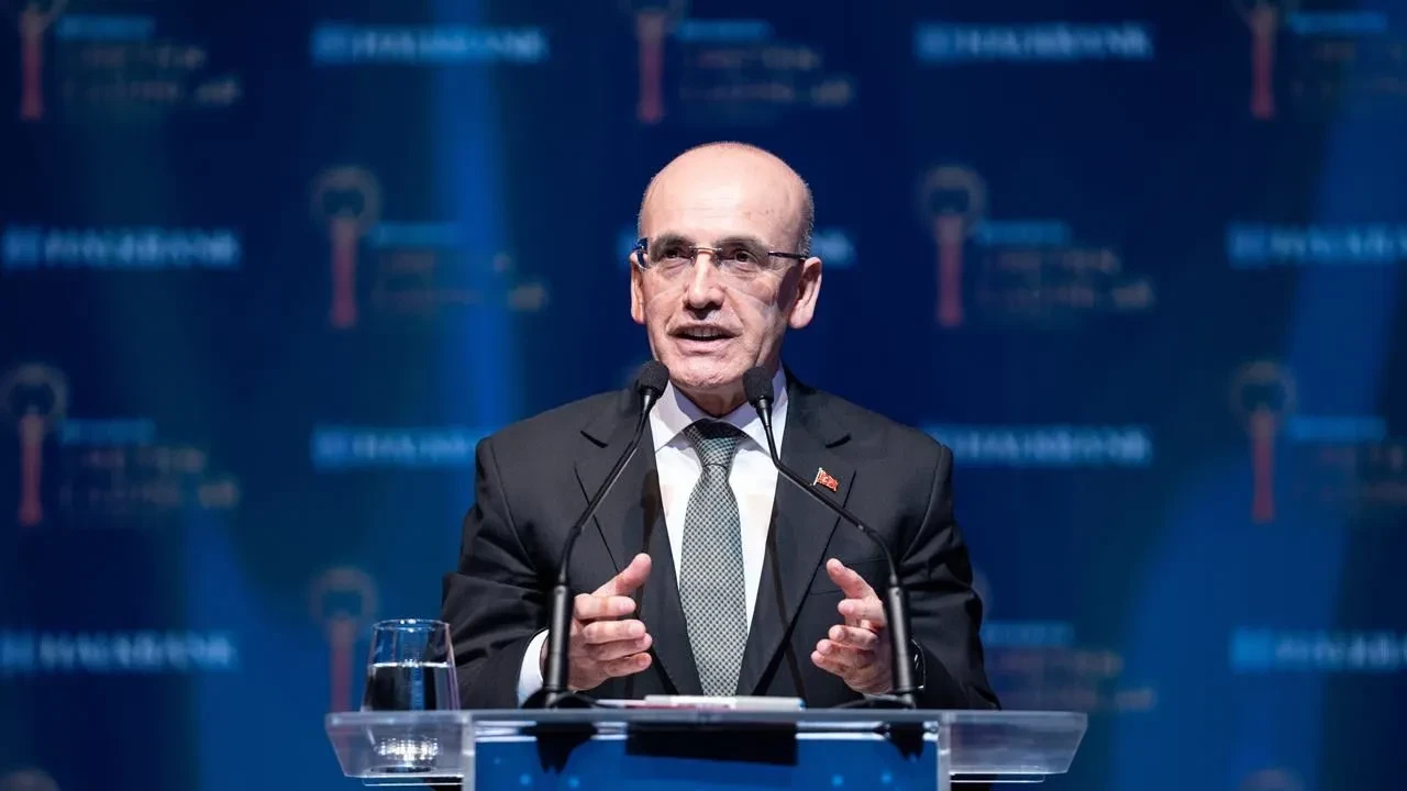 Mehmet Şimşek'ten kritik açıklama! Trump'ın gümrük tarifelerinden Türkiye ne kadar etkilenecek?