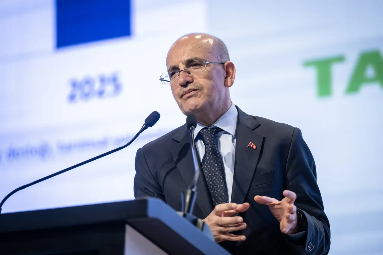 Mehmet Şimşek'ten kritik açıklama! Trump'ın gümrük tarifelerinden Türkiye ne kadar etkilenecek?