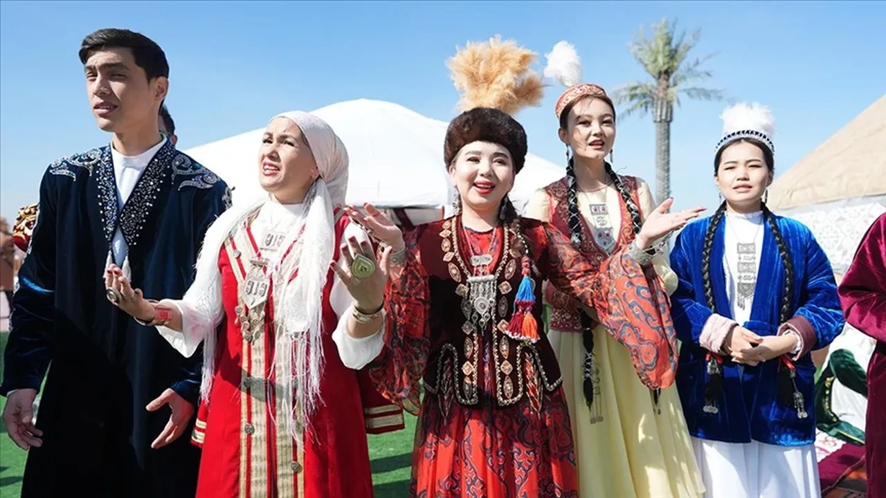 Türk Dünyasının kalbi Aktau'da atıyor! Görkemli açılış töreni ile kültür yolculuğu başladı