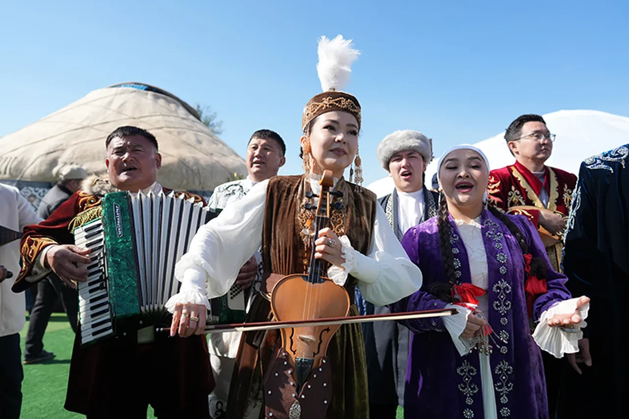 Türk Dünyasının kalbi Aktau'da atıyor! Görkemli açılış töreni ile kültür yolculuğu başladı
