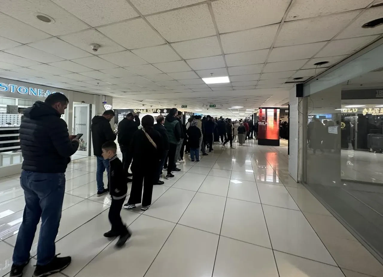 Altın fiyatları vatandaşı kuyumcuya koşturdu