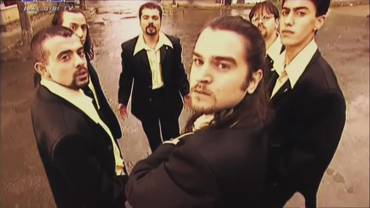 Bekar Gezelim şarkısının hikayesi ve Grup Laçin’in 90’lar macerası