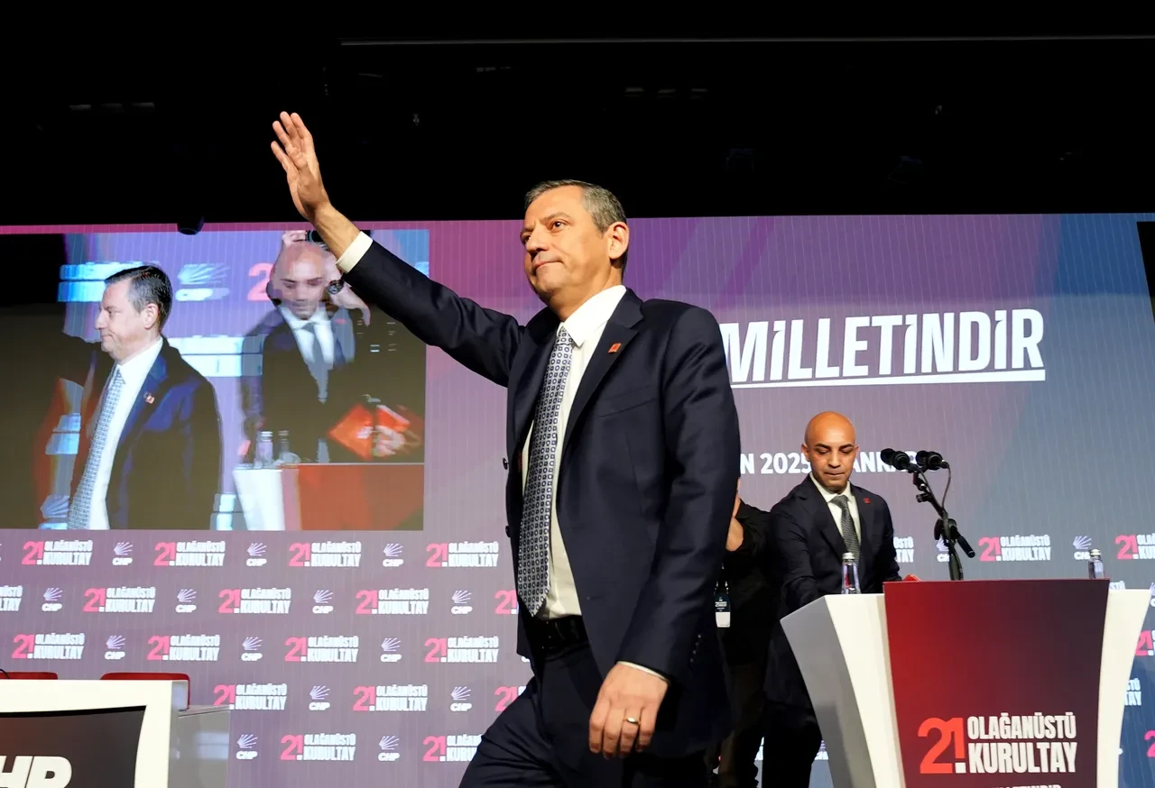 CHP'de fırtına dinmiyor! Özgür Özel'in seçildiği kongreye itiraz başvurusu