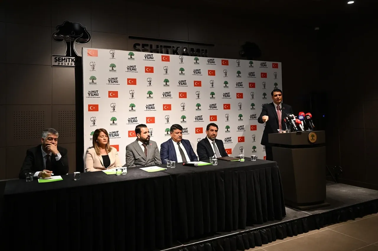 Dün istifa etti bugün topa tuttu! Umut Yılmaz'dan CHP'ye zehir zemberek sözler: 'Mafyaya teslim olmayacağım'