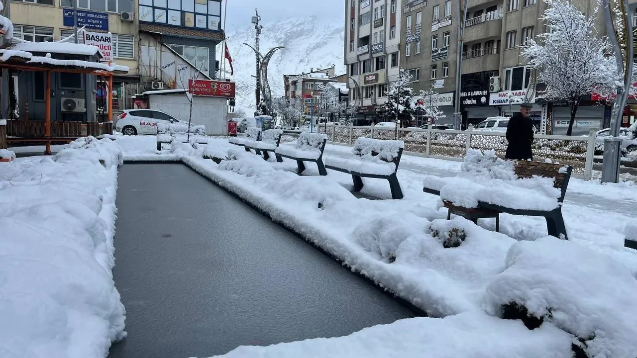 Nisan ayında kuvvetli kar alarmı! Meteoroloji 32 il için uyardı | 8 Nisan hava durumu
