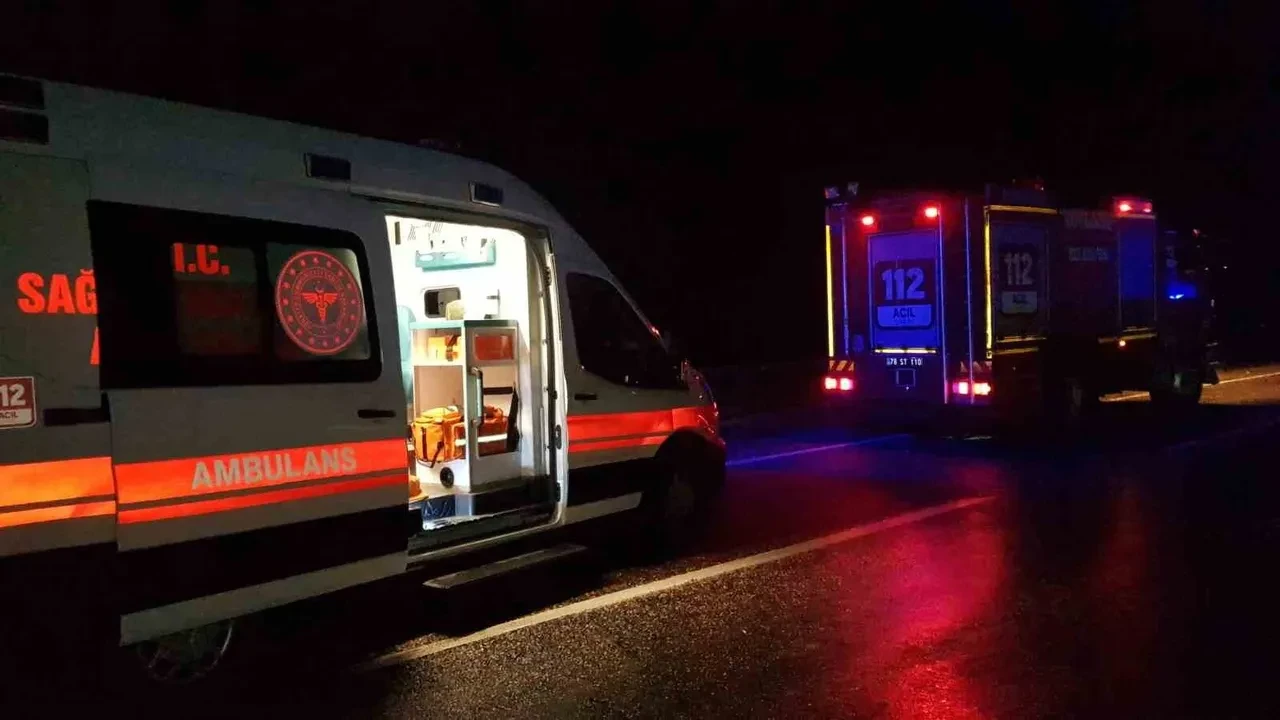 Önce devrildi, sonra 30 metre sürüklendi: 3’ü çocuk 5 yaralı