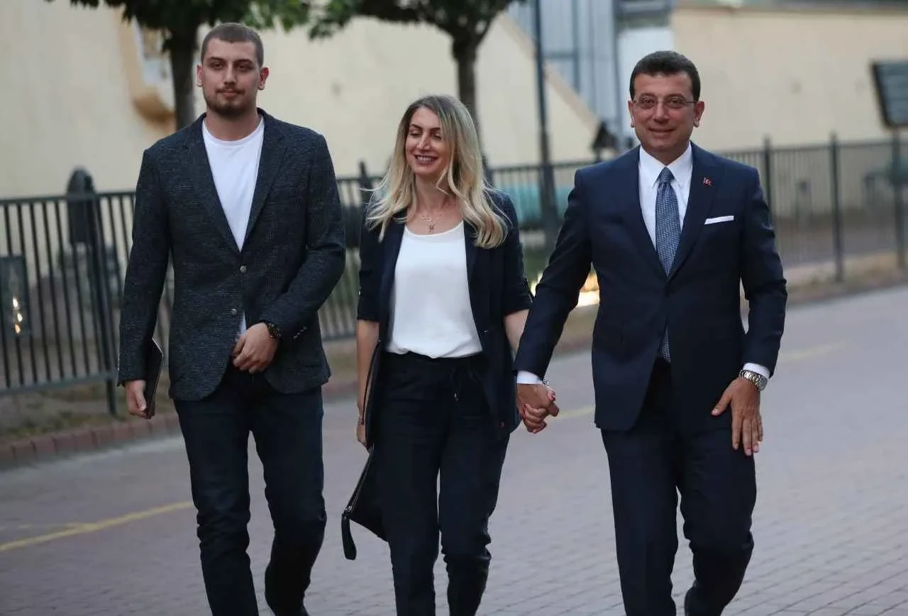 İşte turpun büyüğü! Cem Küçük açıkladı: Bilgi, belge ve tapeler ortaya çıkacak