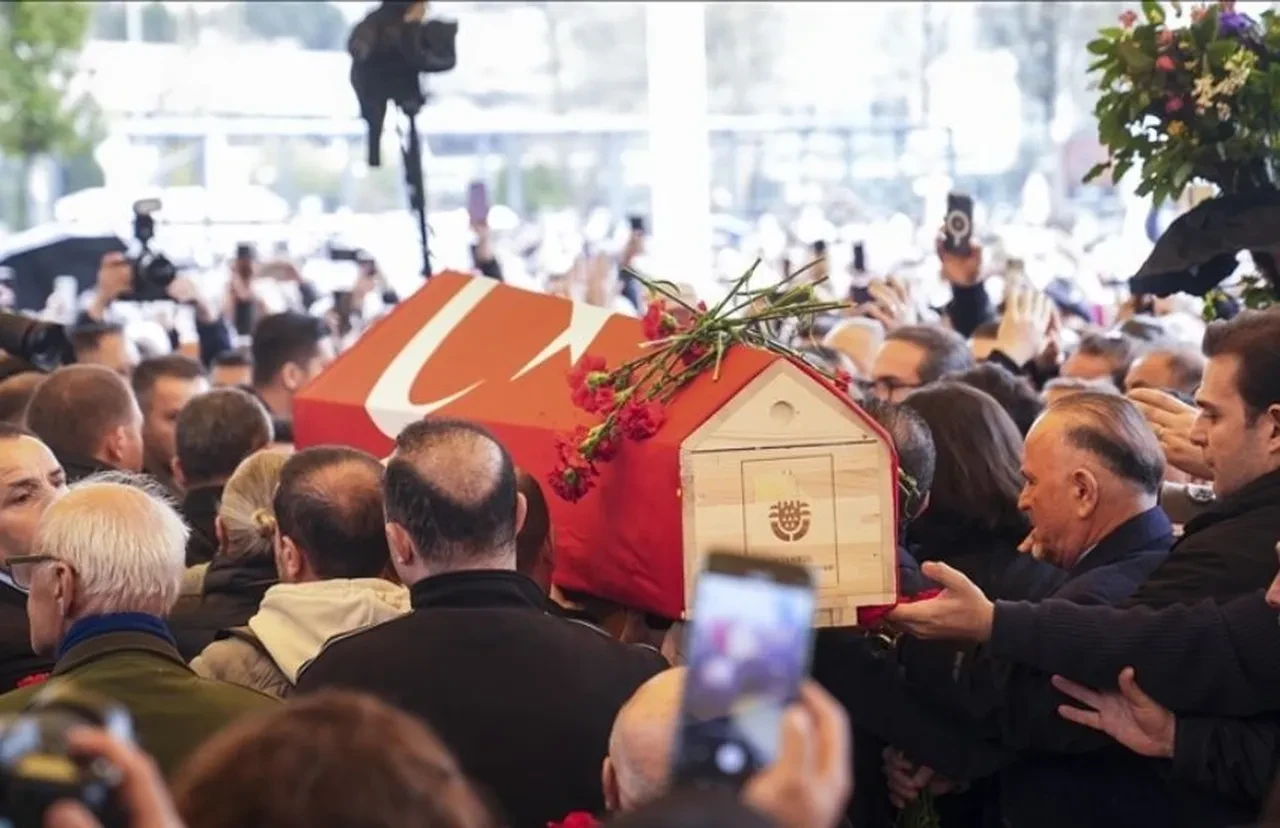 Saçına Volkan Konak'ın fotoğrafını kazıttı! Görenler büyük şaşkınlık yaşadı 
