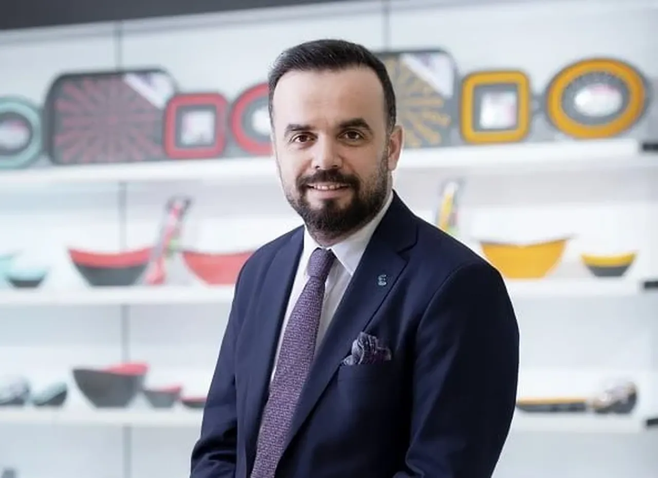 ZÜCDER'in yeni başkanı 365 oyla Burak Önder oldu!