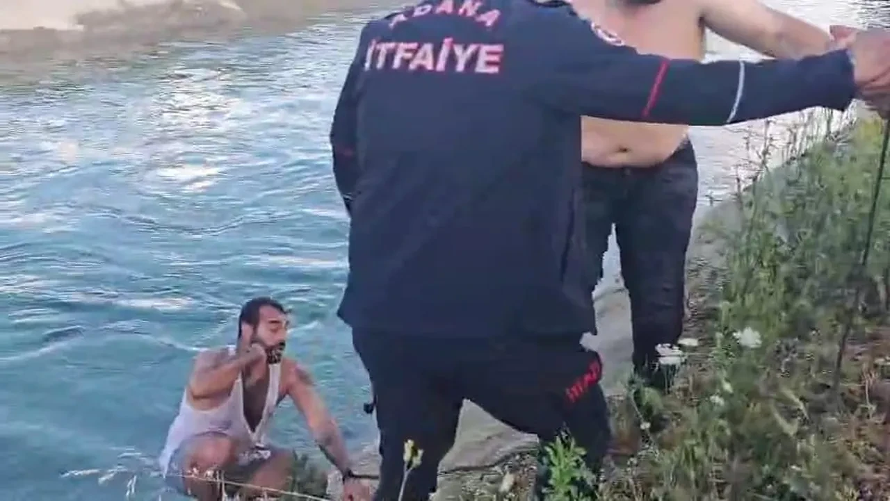 Adana’da kanala uçan sürücü yardımı reddedip bağırdı!