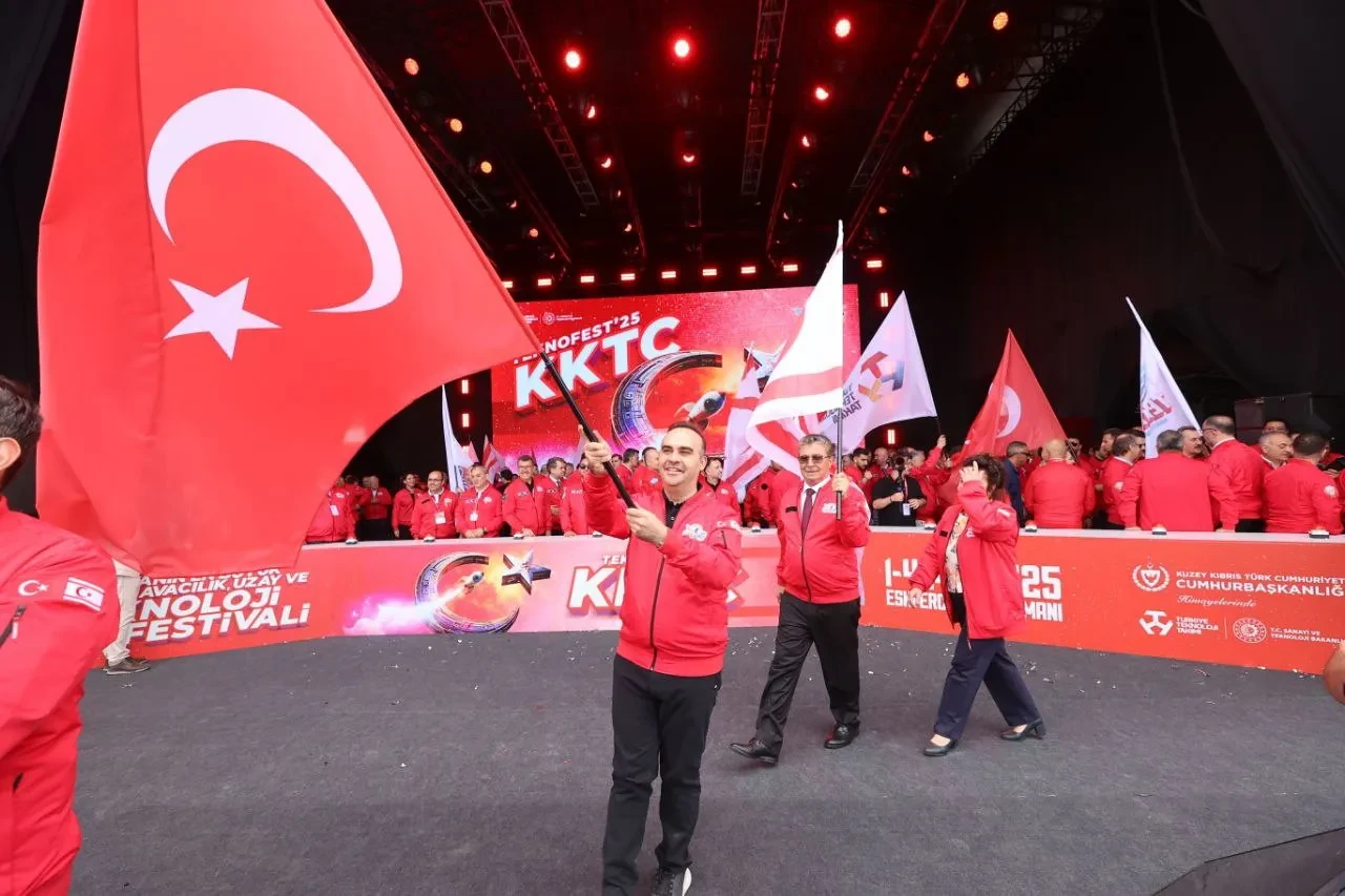 Bakan Kacır'dan TEKNOFES'te Kuzey Kıbrıs'a övgü: Bilişim adası yapabiliriz