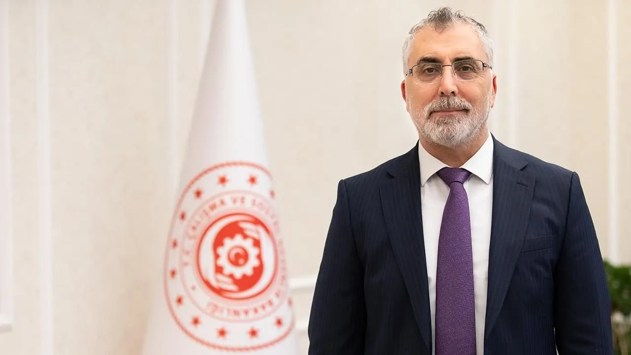 Çalışma ve Sosyal Güvenlik Bakanı Vedat Işıkhan'dan 1 Mayıs Emek ve Dayanışma Günü'ne özel anlamlı ziyaret