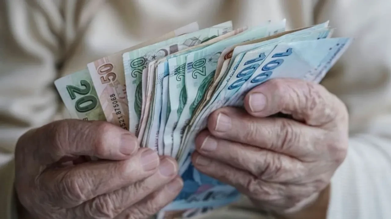 Emeklilik için prim günü eksik olanlar ne yapmalı? Özgür Erdursun tek tek açıkladı