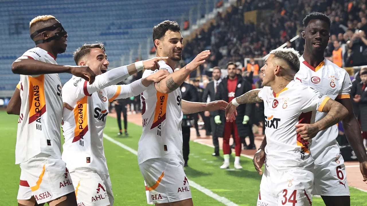 Galatasaray yerli futbolcular için düğmeye bastı! İki oyuncuya veda edilecek