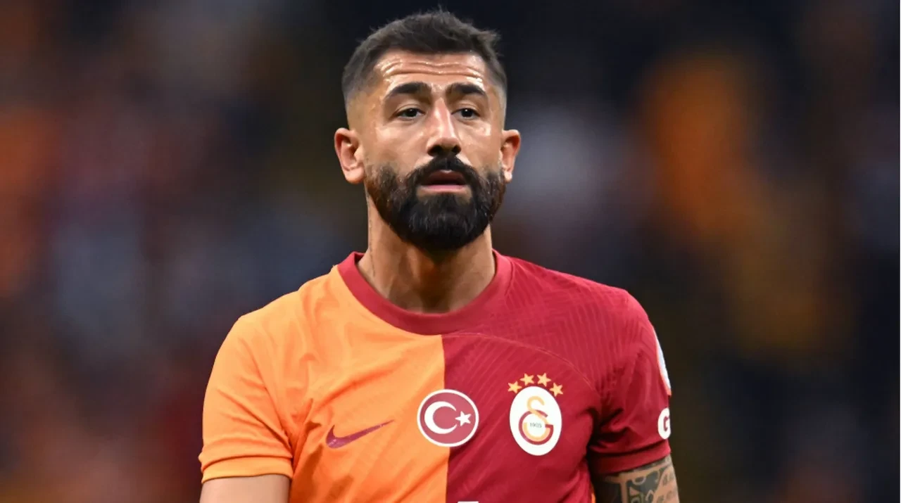 Galatasaray yerli futbolcular için düğmeye bastı! İki oyuncuya veda edilecek