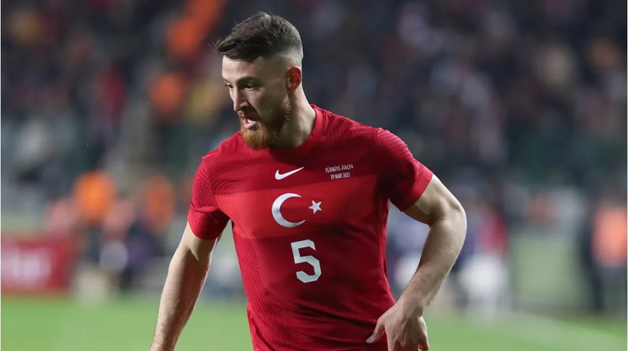 Galatasaray yerli futbolcular için düğmeye bastı! İki oyuncuya veda edilecek