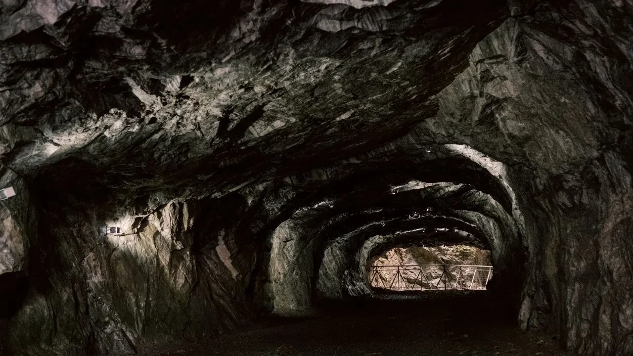 İki ay boyunca yüzeyin 130 metre altında kaldı! Yaşadıkları şok etkisi oluşturdu