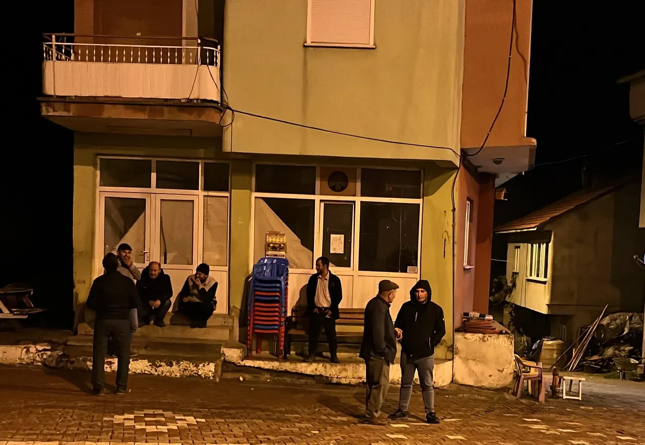 Kütahya’da art arda depremler tedirgin etti: Bu gece dışarıdayız!