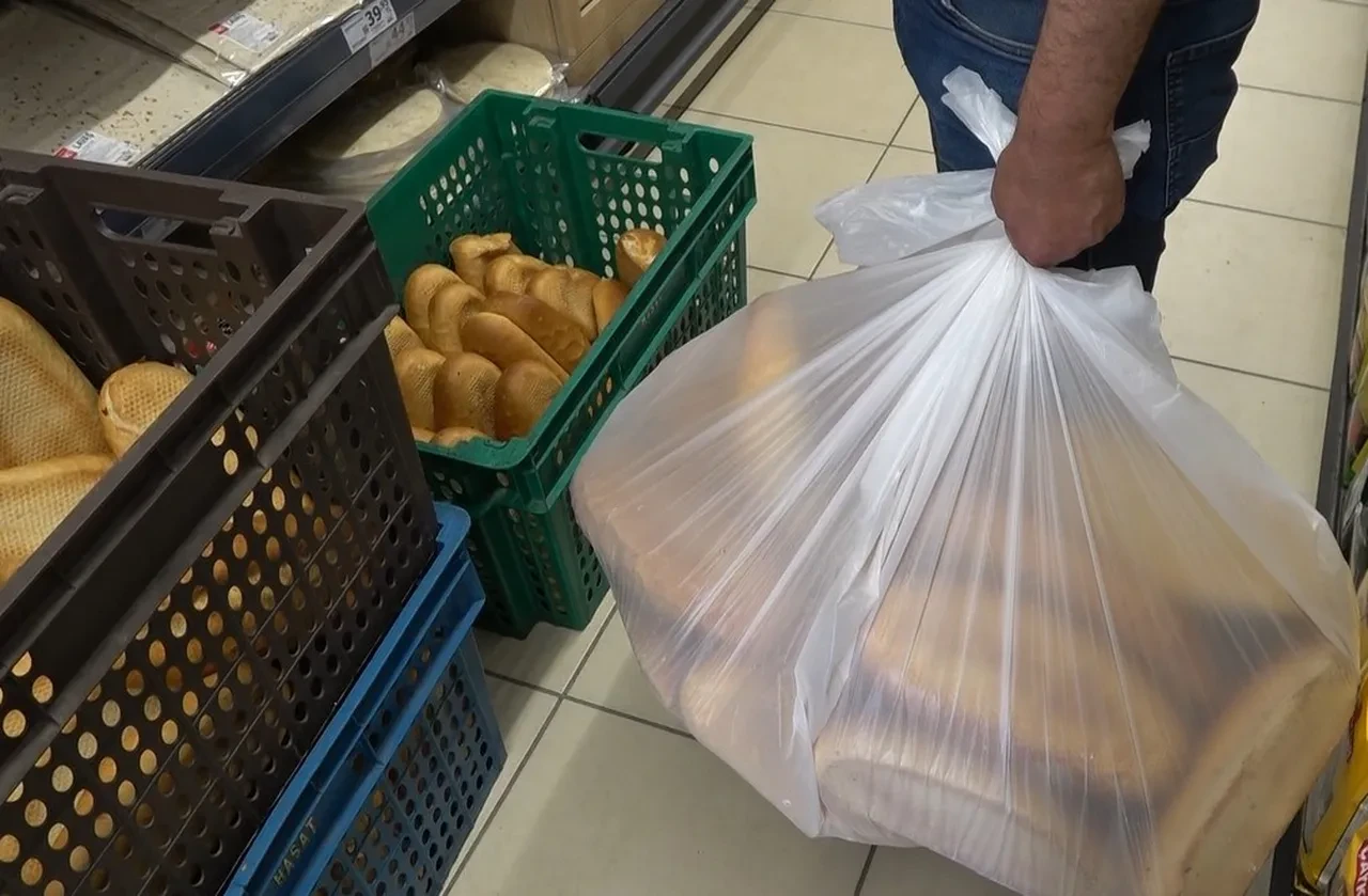 Marketler arasındaki rekabet sofraya yaradı! Ekmek fiyatı 6 TL'ye düştü