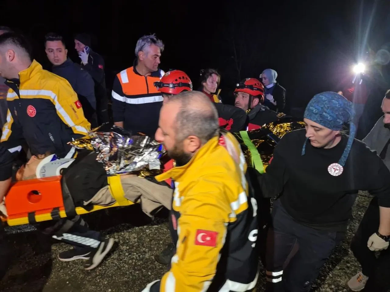 Rize'de otomobil takla attı: Ölü ve yaralılara var!