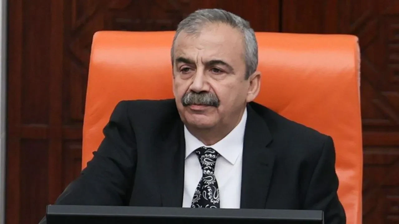 Sırrı Süreyya Önder'in sağlık durumu nasıl? Doktorlardan kritik açıklama