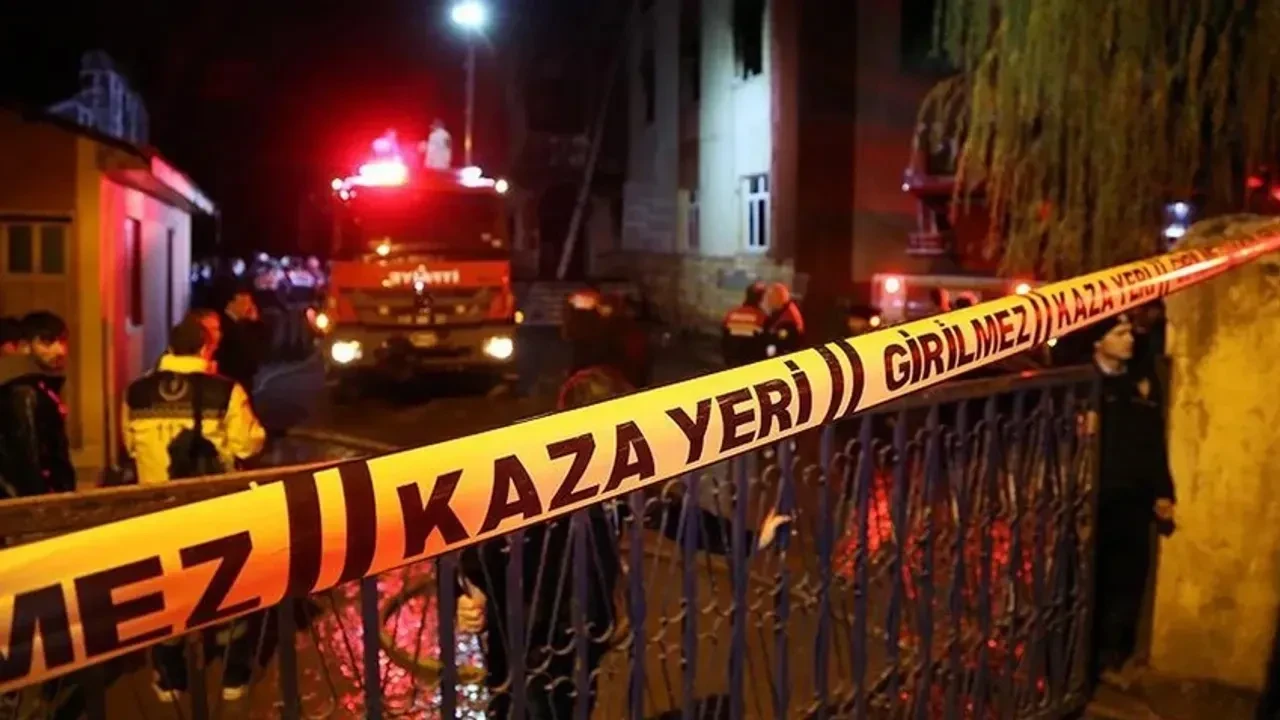 Avcılar'da zincirleme kaza! 5 araç birbirine girdi 