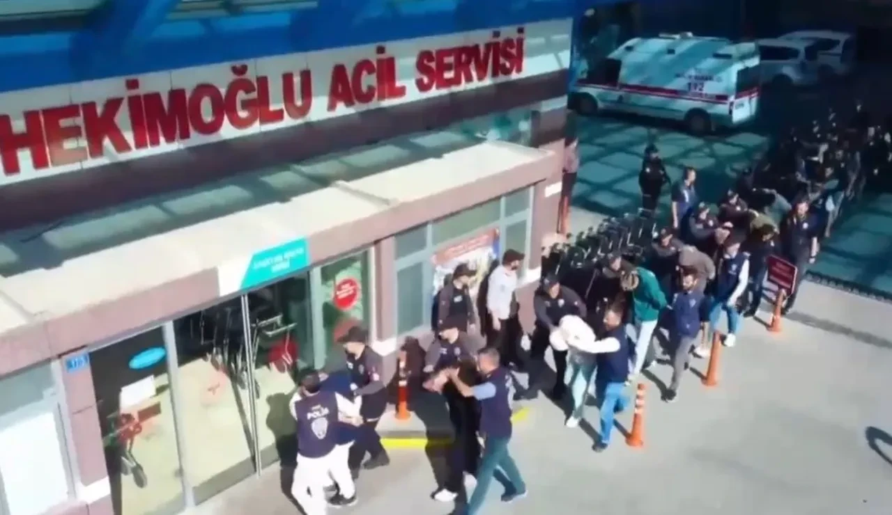 Dolandırıcılara 10 ilde büyük operasyon! 89 milyon 250 bin TL'lik vurgun yapmışlar!