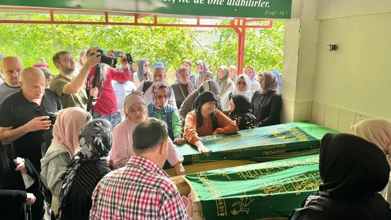 Kız kardeşler cinayet sonrası toprağa verildi