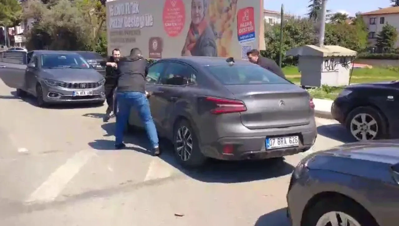 MİT'ten kaçış yok! Sahte baz istasyonu kuranlara suçüstü: Vatandaşların bilgileri hedef alındı 