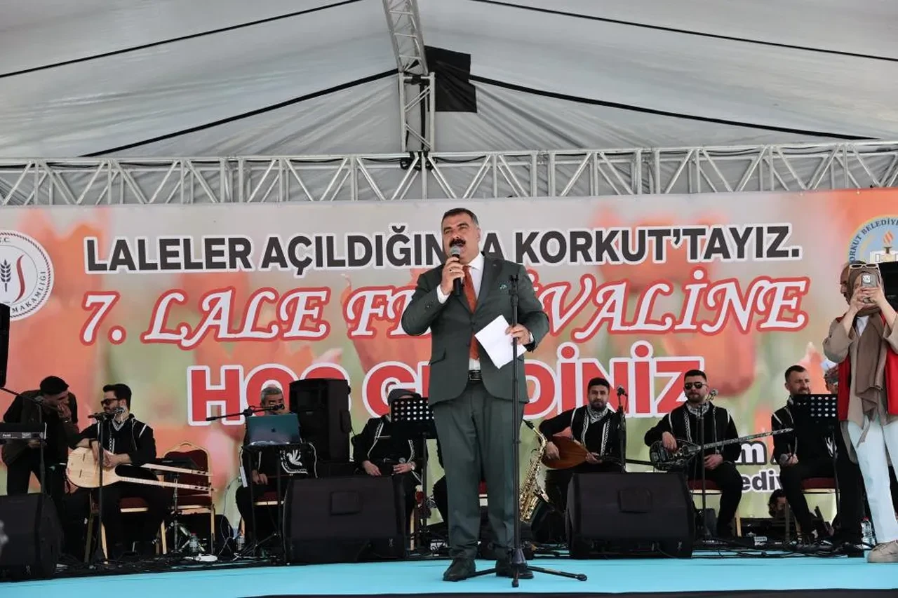 Muş'ta 7. Lale Festivali renkli görüntülere sahne oldu