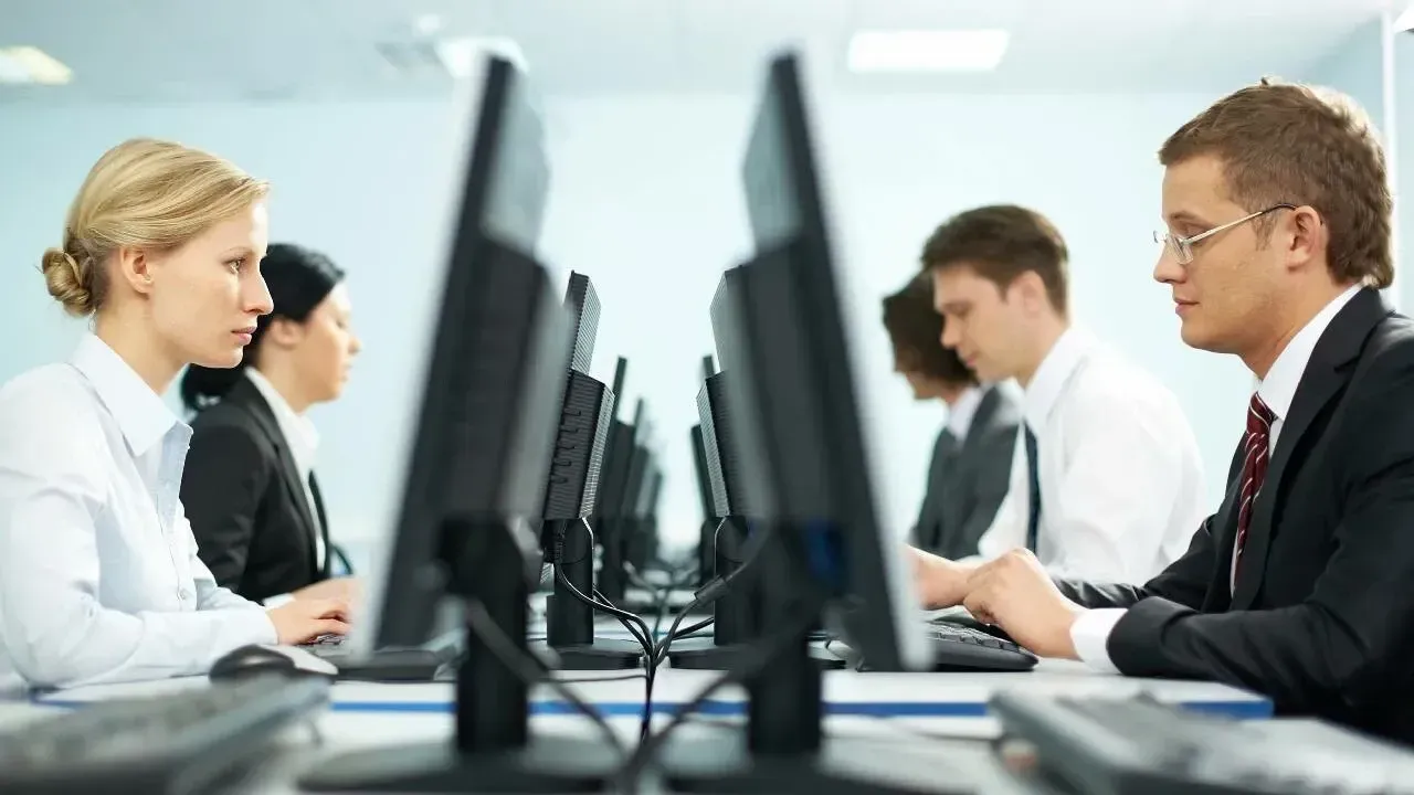 Yeni işten çıkarma dalgası başladı: Dev şirket 10 bin kişiyi çıkarıyor
