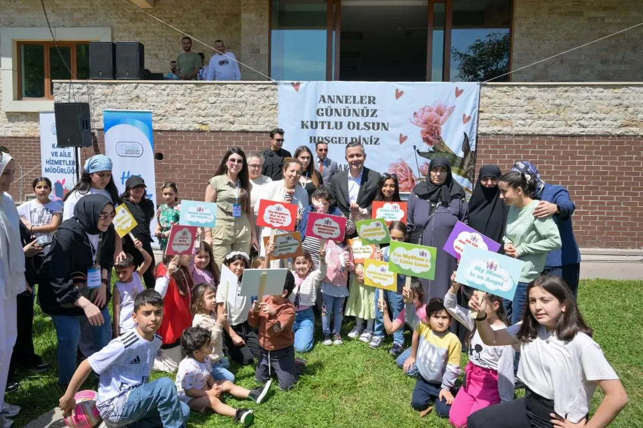 Anneler Gününü halaylarla kutladılar: Hemşeriler piknikte buluştu!