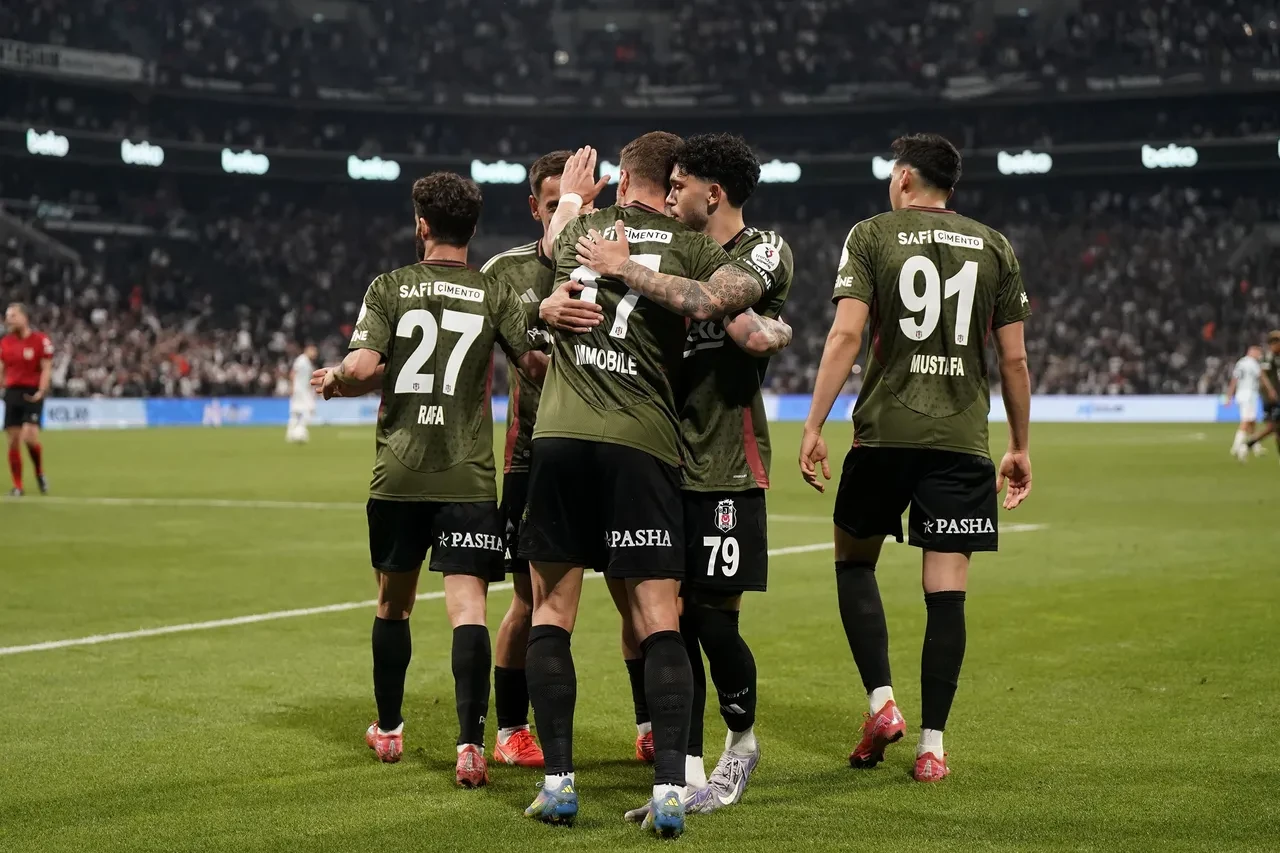 Beşiktaş Adana Demirspor maç sonucu kaç kaç? Kartal yıktı geçti