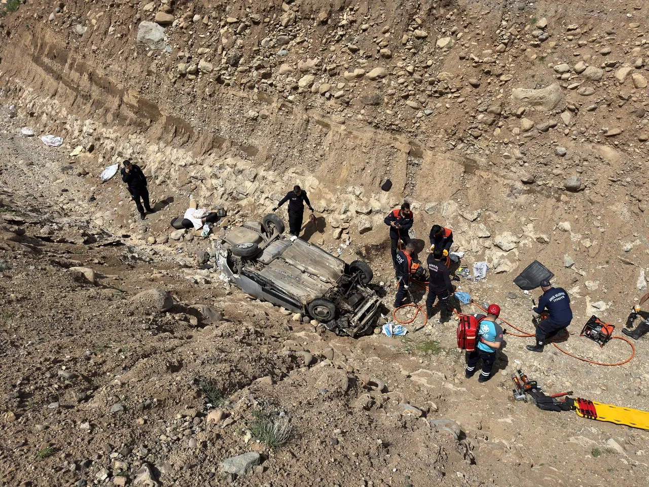 Bingöl'de feci kaza! Araç pestile döndü: Çok sayıda yaralı var
