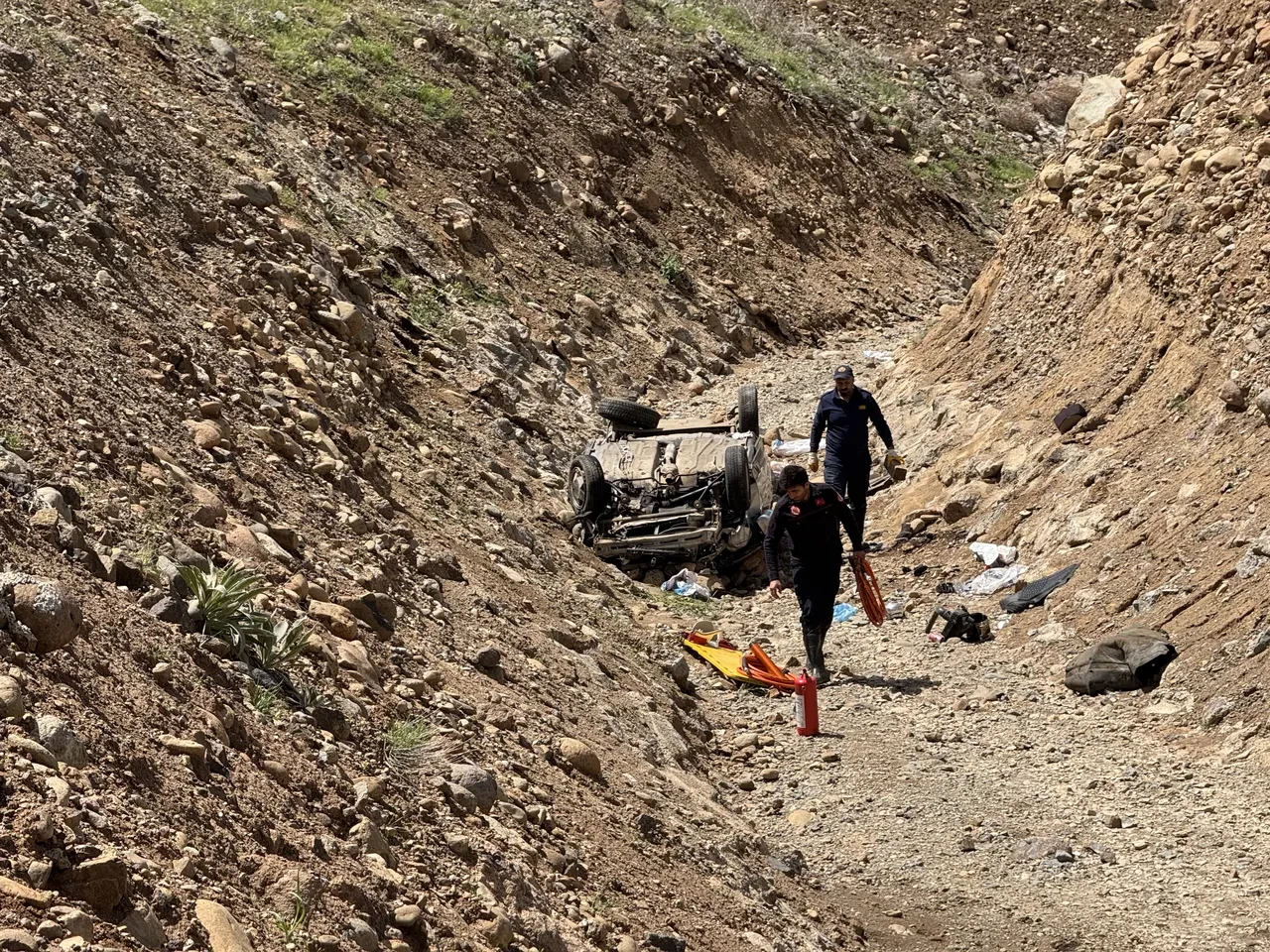 Bingöl'de feci kaza! Araç pestile döndü: Çok sayıda yaralı var