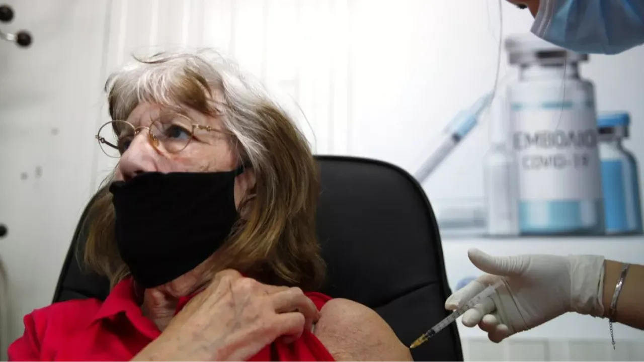Covid aşıları kalp krizi ve pıhtı atma riski taşıyor mu?