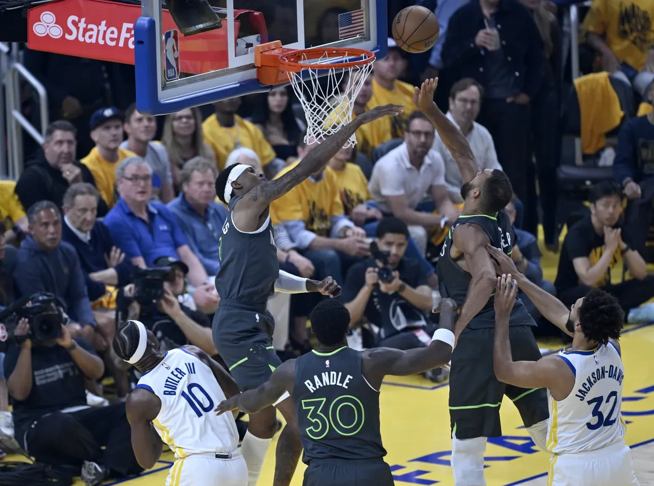 Curry'siz Golden State direnemedi! Minessota seride öne geçti
