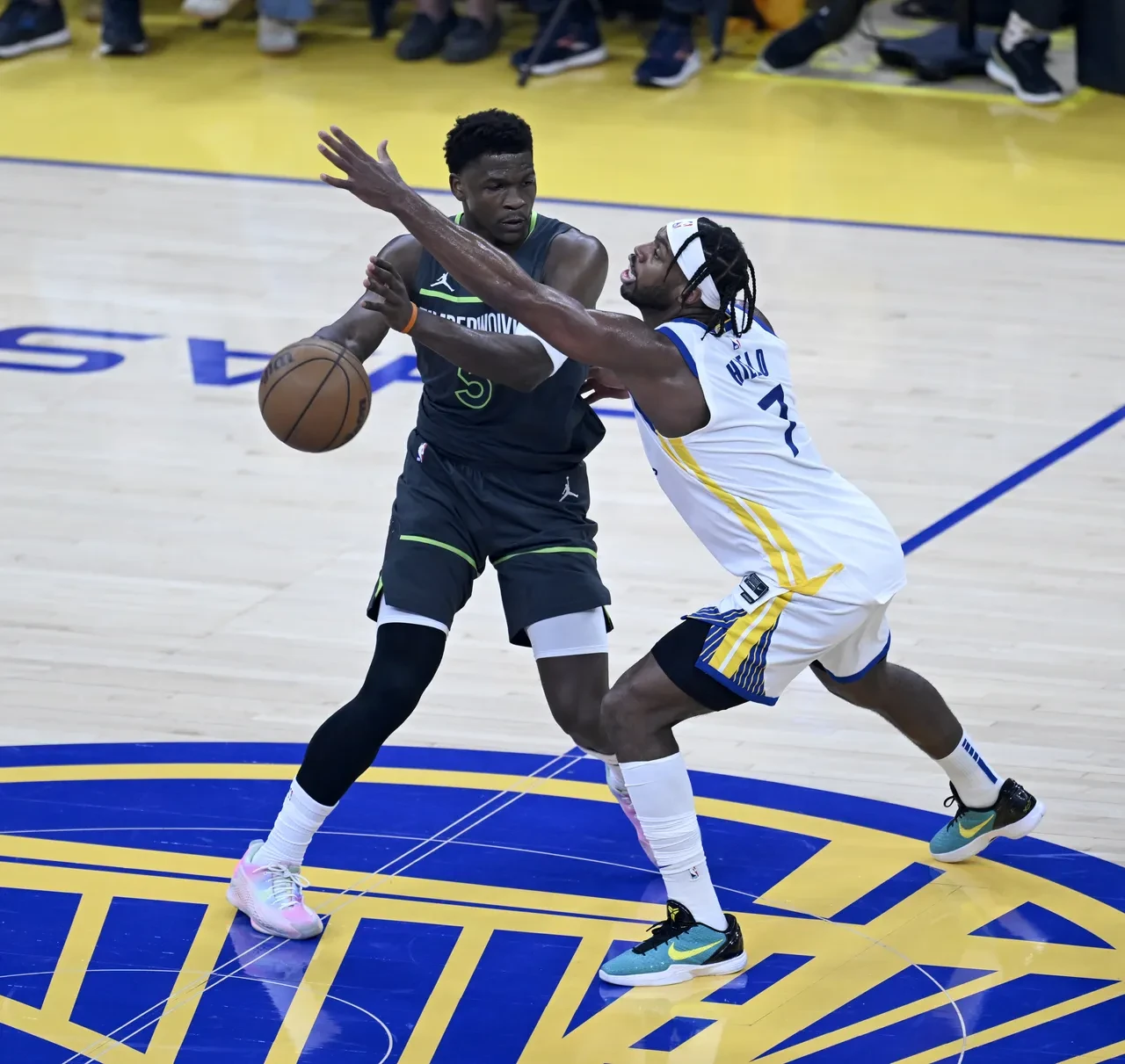 Curry'siz Golden State direnemedi! Minessota seride öne geçti