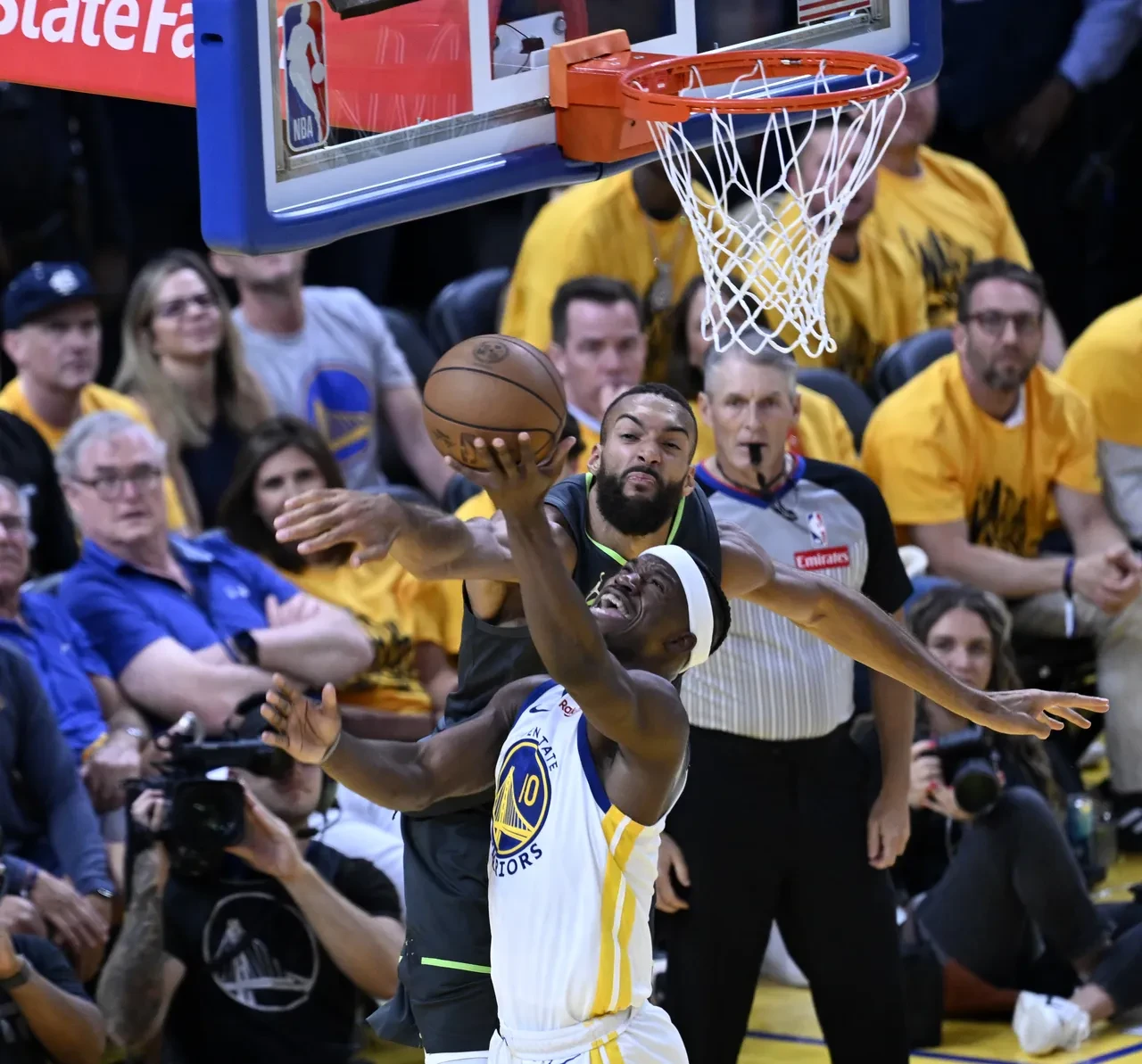 Curry'siz Golden State direnemedi! Minessota seride öne geçti