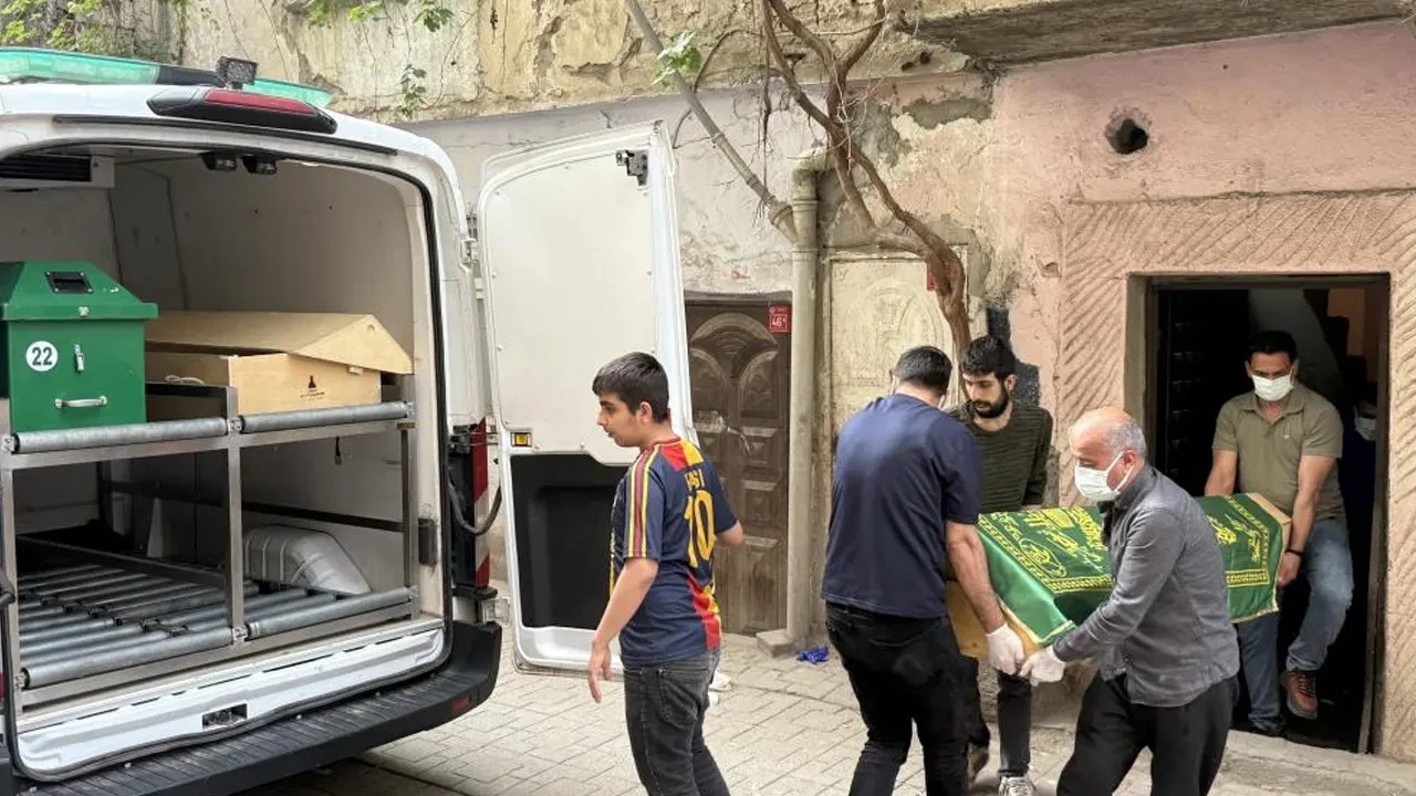 Diyarbakır'da iki gündür haber alınamayan şahıs evinde ölü bulundu