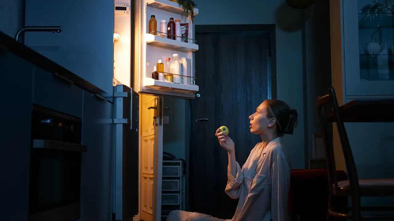 Gece gece karnım acıkıyor dayanamıyorum diyenler aman dikkat!