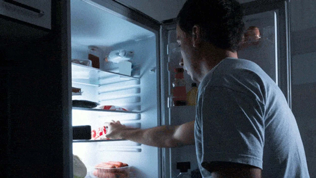 Gece gece karnım acıkıyor dayanamıyorum diyenler aman dikkat!