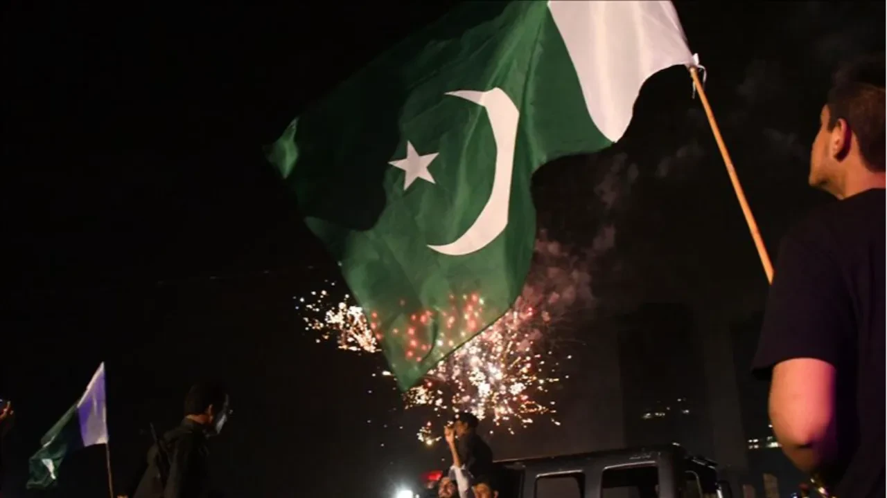 IMF, Pakistan’a yeşil ışık yaktı